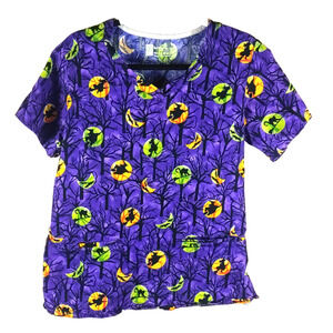 Bring It On Women's Scrub Top Size Large Halloween Purple Bats Witches